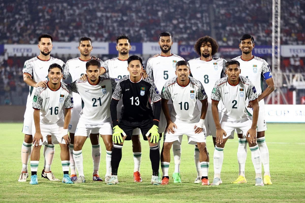 Thumbnail for ভারত কে হারিয়ে ১৮ কোটি মানুষকে আশা দেখাচ্ছেন হামজা চৌধুরী