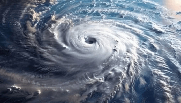 ধেয়ে আসছে ঘূর্ণিঝড় ‘ডিটওয়াহ’