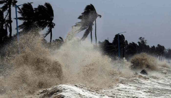 Thumbnail for সাগরে সৃষ্ট লঘুচাপ: উপকূলীয় অঞ্চলে ৬০ কিলোমিটার বেগে ঝড়ের শঙ্কা