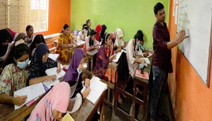 Thumbnail for কোচিং ও নোট-গাইড স্থায়ীভাবে বন্ধের উদ্যোগ নিচ্ছে সরকার