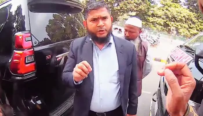 Thumbnail for সেনবাহিনীকে জামায়াত প্রার্থী 'তারেক জিয়ার ক্ষেত্রে তো আপনারা জিহ্বা দিয়ে রাস্তা চেটে ফেলতেছেন'