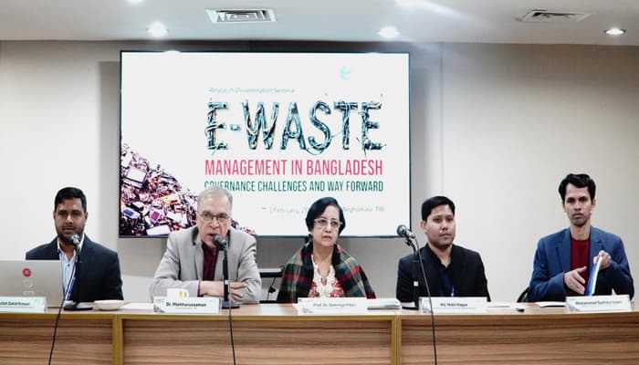 Thumbnail for গণঅভ্যুত্থানের পর থেকে ১৮৯ জন সাংবাদিককে চাকরিচ্যুত করা হয়- টিআইবি