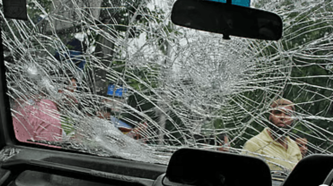 Thumbnail for মির্জা ফখরুলের গাড়িবহরে হামলা: আ.লীগের ২৬ নেতা-কর্মীর বিরুদ্ধে প্রতিবেদন