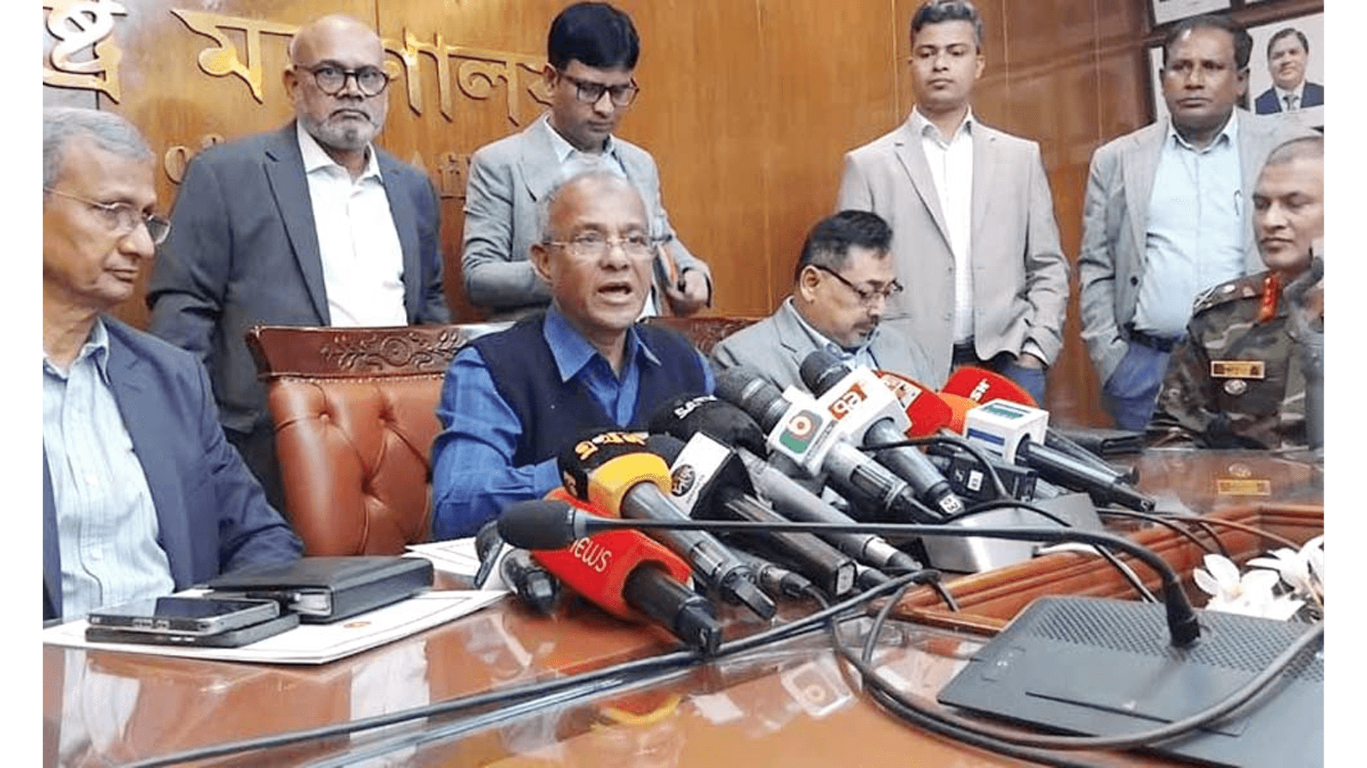 হাদির হামলাকারীদের ধরিয়ে দিলে ৫০ লাখ টাকা পুরস্কার ঘোষণা