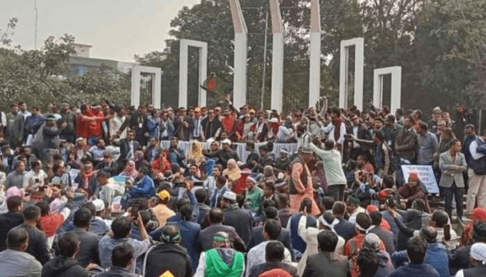 Thumbnail for আজ থেকে লাগাতার অবস্থান প্রাথমিক শিক্ষকদের