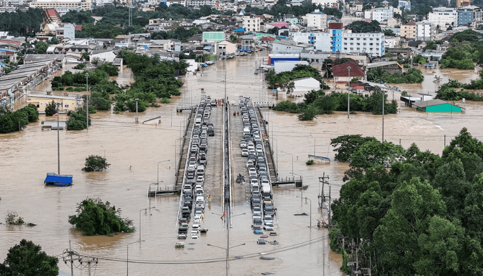 Thumbnail for ইন্দোনেশিয়ায় বন্যা-ভূমিধসে প্রাণহানি বেড়ে ৩০০