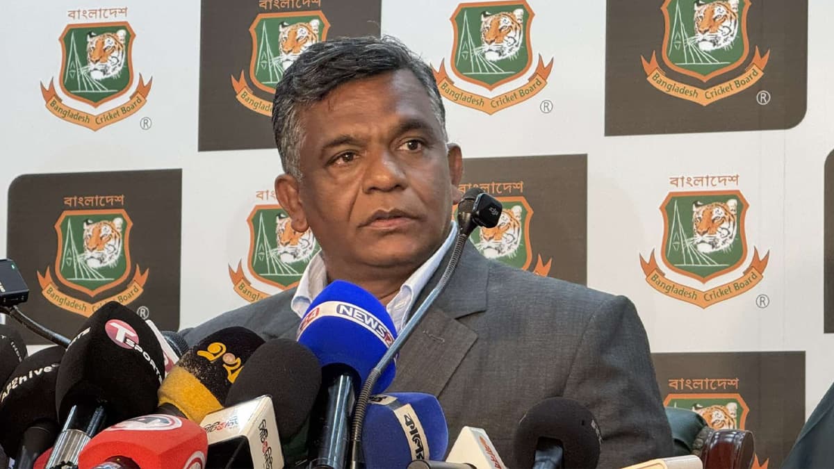 Thumbnail for জরুরি কাজে মেলবোর্নে বিসিবি সভাপতি