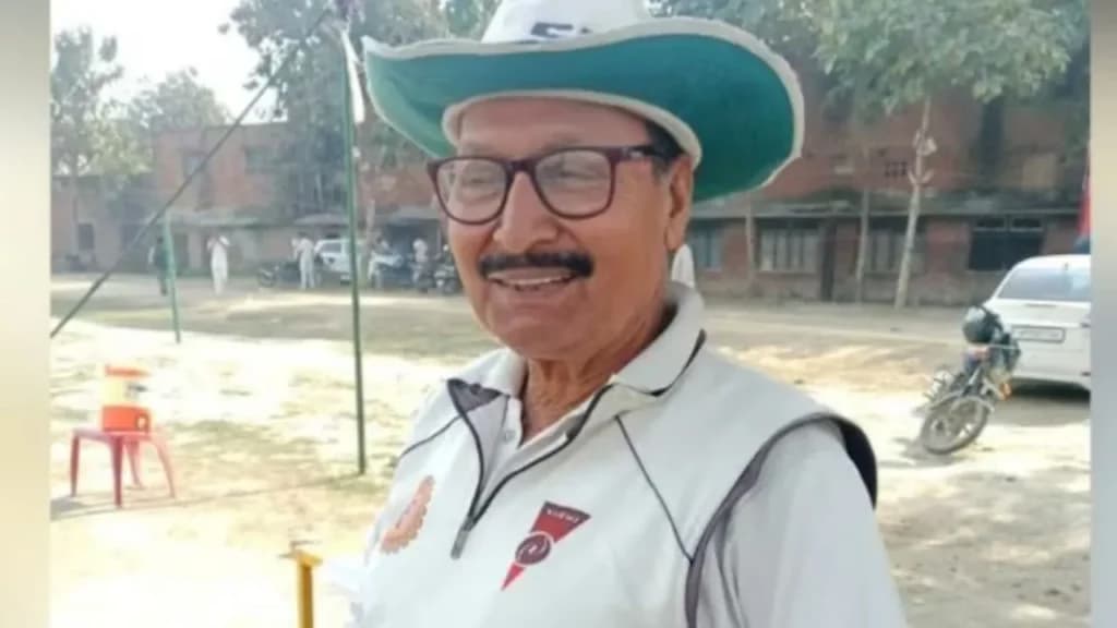 ক্রিকেটে মৌমাছির ঝাঁকের হানা: মাঠে প্রাণ হারালেন অভিজ্ঞ আম্পায়ার