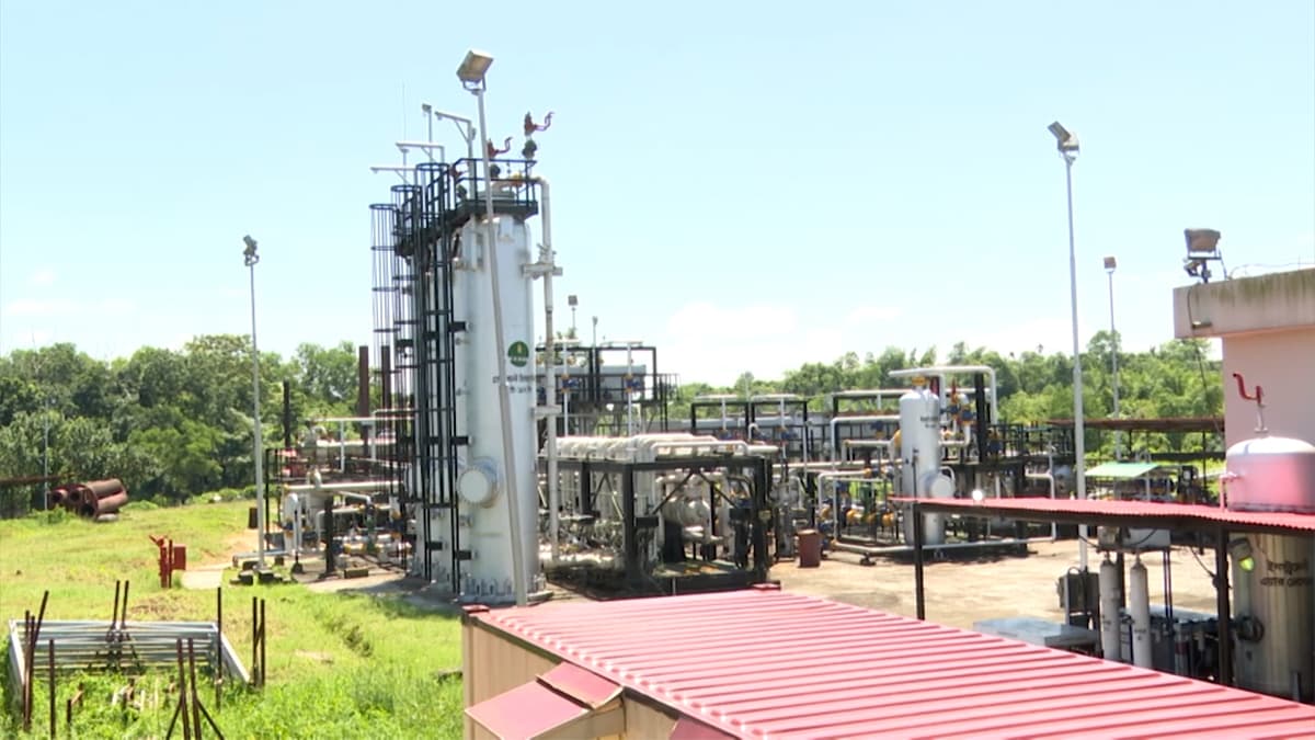 Thumbnail for গ্যাসসংকটে শিল্প খাতে হাহাকার: এলএনজি টার্মিনাল মেরামতে উৎপাদন বিপর্যয়