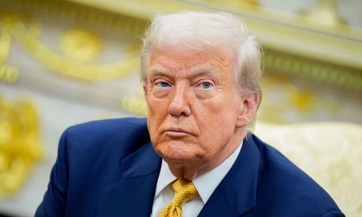 Thumbnail for এপস্টেইন ইস্যু সিএনএনের সাংবাদিককে অপমান করলেন ট্রাম্প