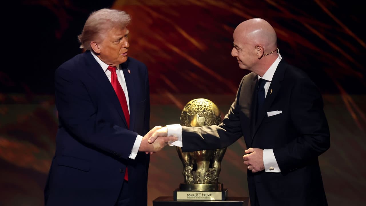 Thumbnail for ট্রাম্পকে শান্তির সম্মাননা দিয়ে ঝুঁকির মুখে ফিফা সভাপতি ইনফান্তিনো