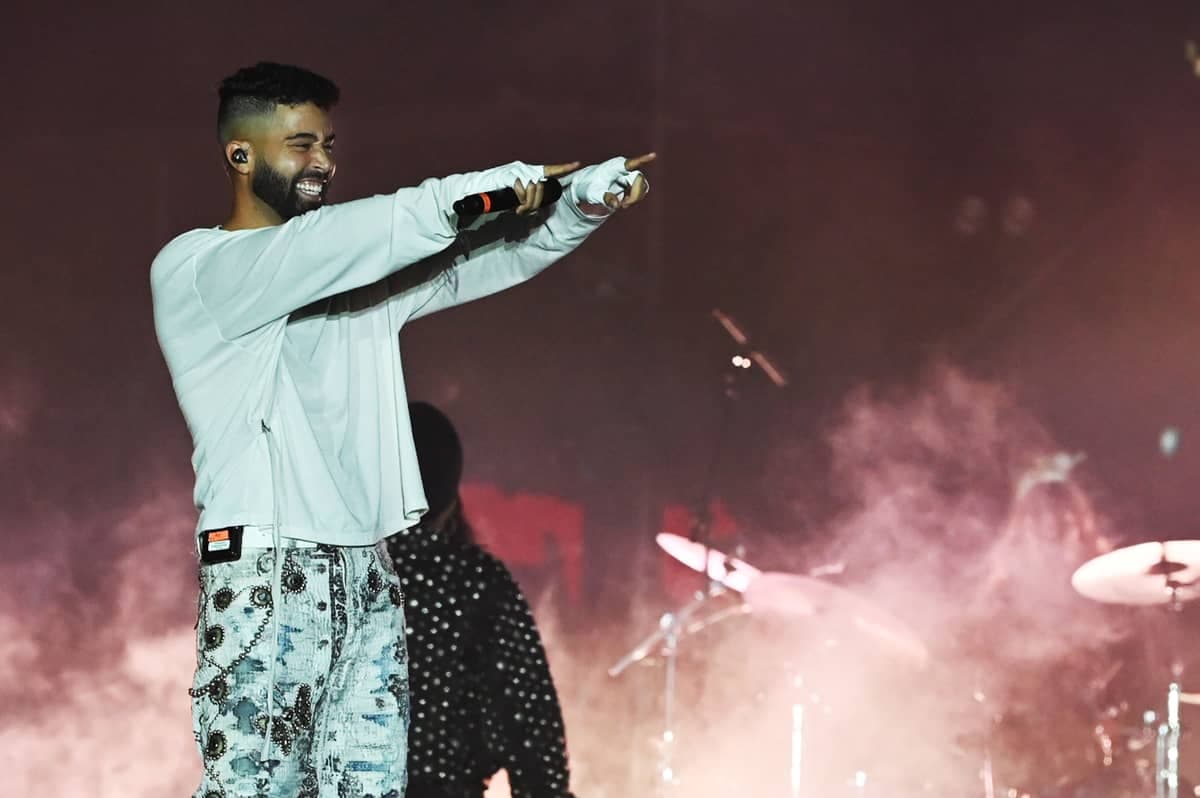 রাস্তায় রাত কাটানো ছেলেটি এখন কোটিপতি