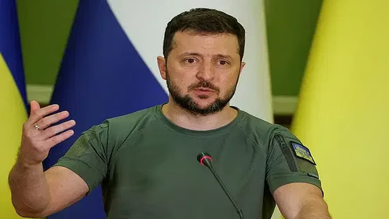 Thumbnail for https://admin.weeklyinqilab.com/storage/photos/shares/akhi/dhakatoday1771829758জেলেনস্কি.jpg