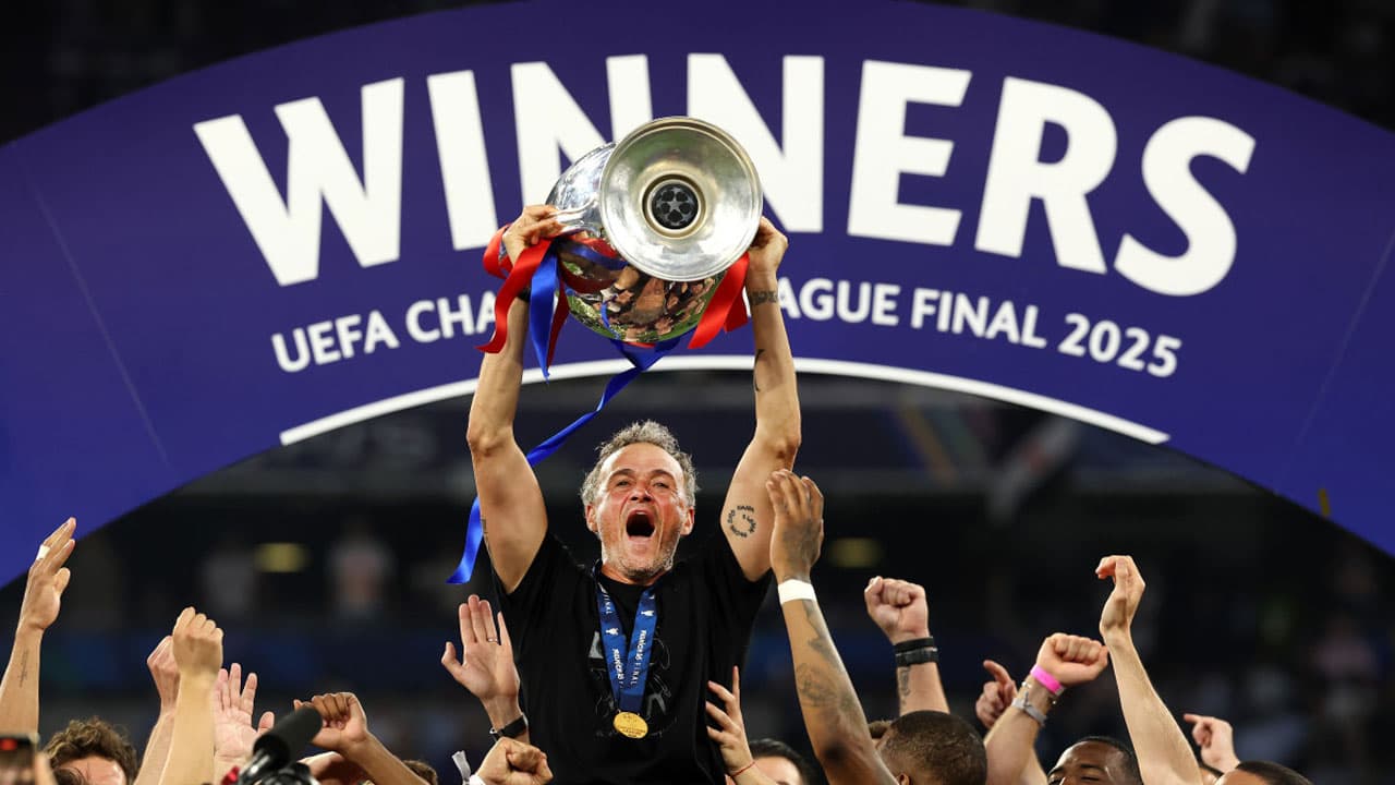 Thumbnail for ২০ হাজার কোটি টাকার ট্রফি! চ্যাম্পিয়নস লিগে পিএসজির রেকর্ড আয়