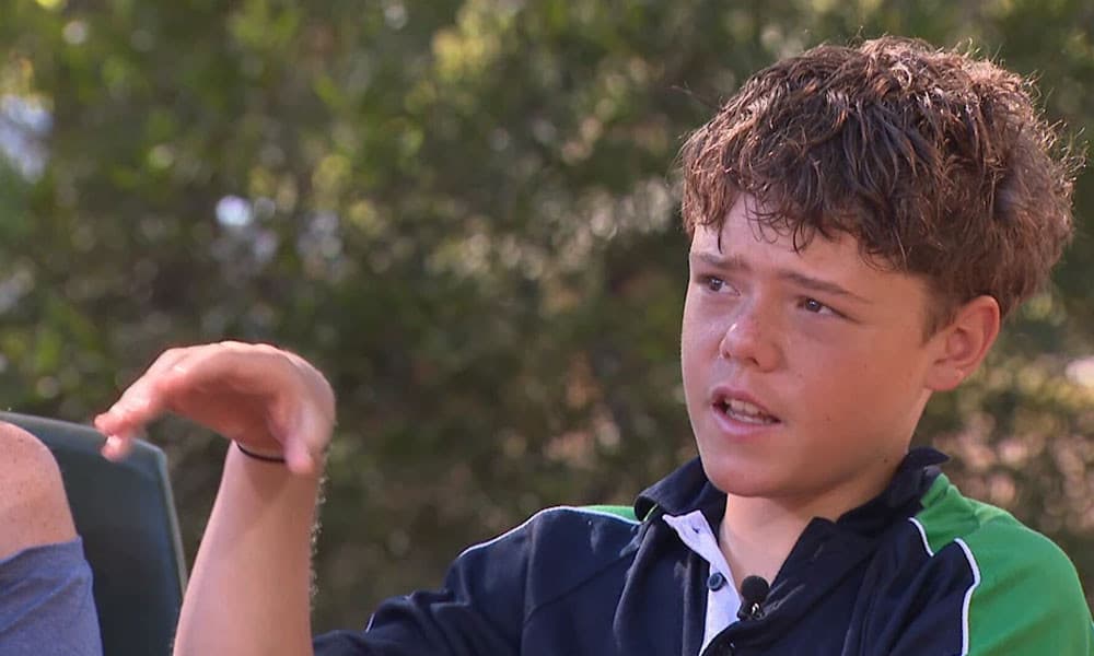 Thumbnail for ৪ ঘণ্টা সাঁতার কেটে পরিবারকে বাঁচাল এক কিশোর