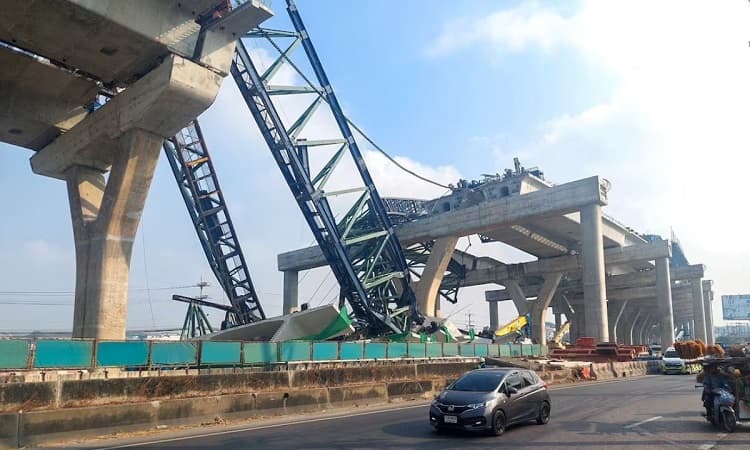 Thumbnail for আবারও থাইল্যান্ডে ক্রেন ধসে নিহত ২