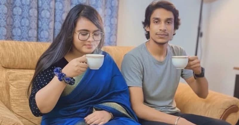 Thumbnail for ১১২ পর্নো ভিডিও, র্যাঙ্কিংয়ে অষ্টম ছিল আজিম-বৃষ্টি