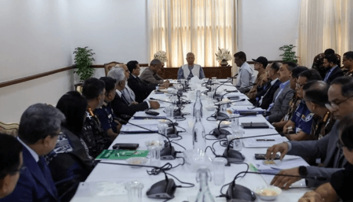 Thumbnail for ফেব্রুয়ারিতে নির্বাচনের প্রস্তুতি নিয়ে যমুনায় উচ্চপর্যায়ের বৈঠক