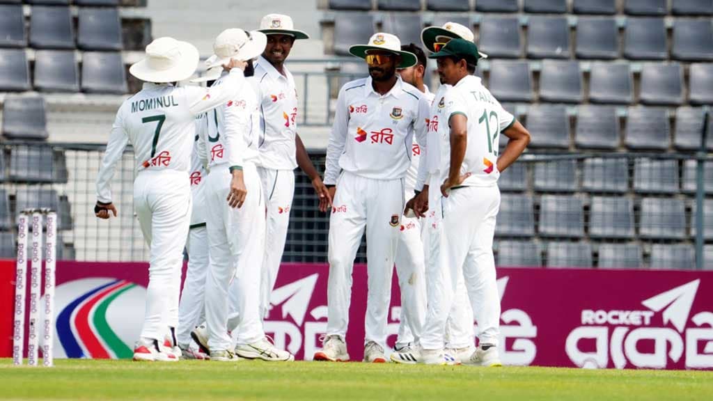 Thumbnail for মিরপুর টেস্টে বাংলাদেশের স্কোরবোর্ড ফিফটি–ফিফটি