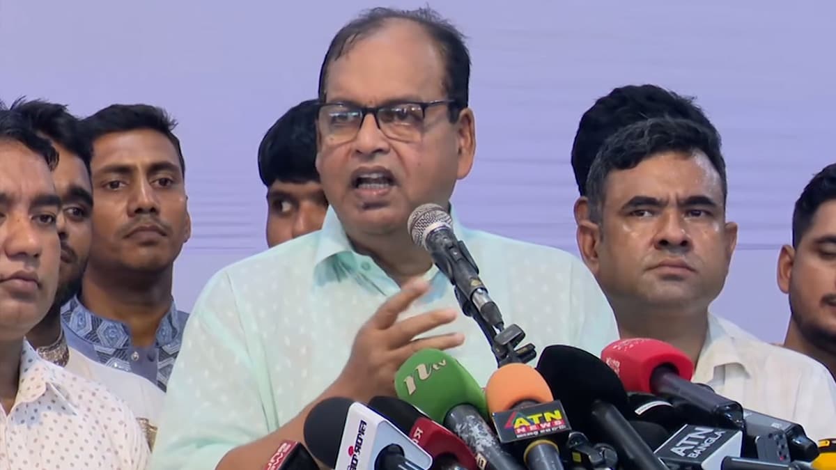 Thumbnail for ফেব্রুয়ারিতে দেশপ্রেমিক দলকে নির্বাচিত করতে হবে : দুদু