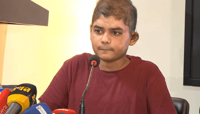 Thumbnail for ৩৪ অস্ত্রোপচার শেষে ১২২ দিন পর বাসায় ফিরল মাইলস্টোনের আরিয়ান