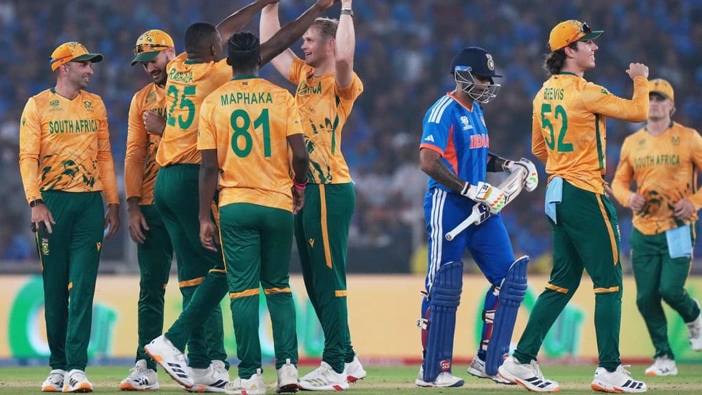 Thumbnail for ‘ভারতকে মাটিতে ফেলে অপমান করেছে দক্ষিণ আফ্রিকা’: সাকলাইন মুশতাক