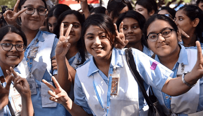 Thumbnail for ভিকারুননিসায় পাসের হার ৯৭.৫৬ শতাংশ, জিপিএ-৫ কমেছে