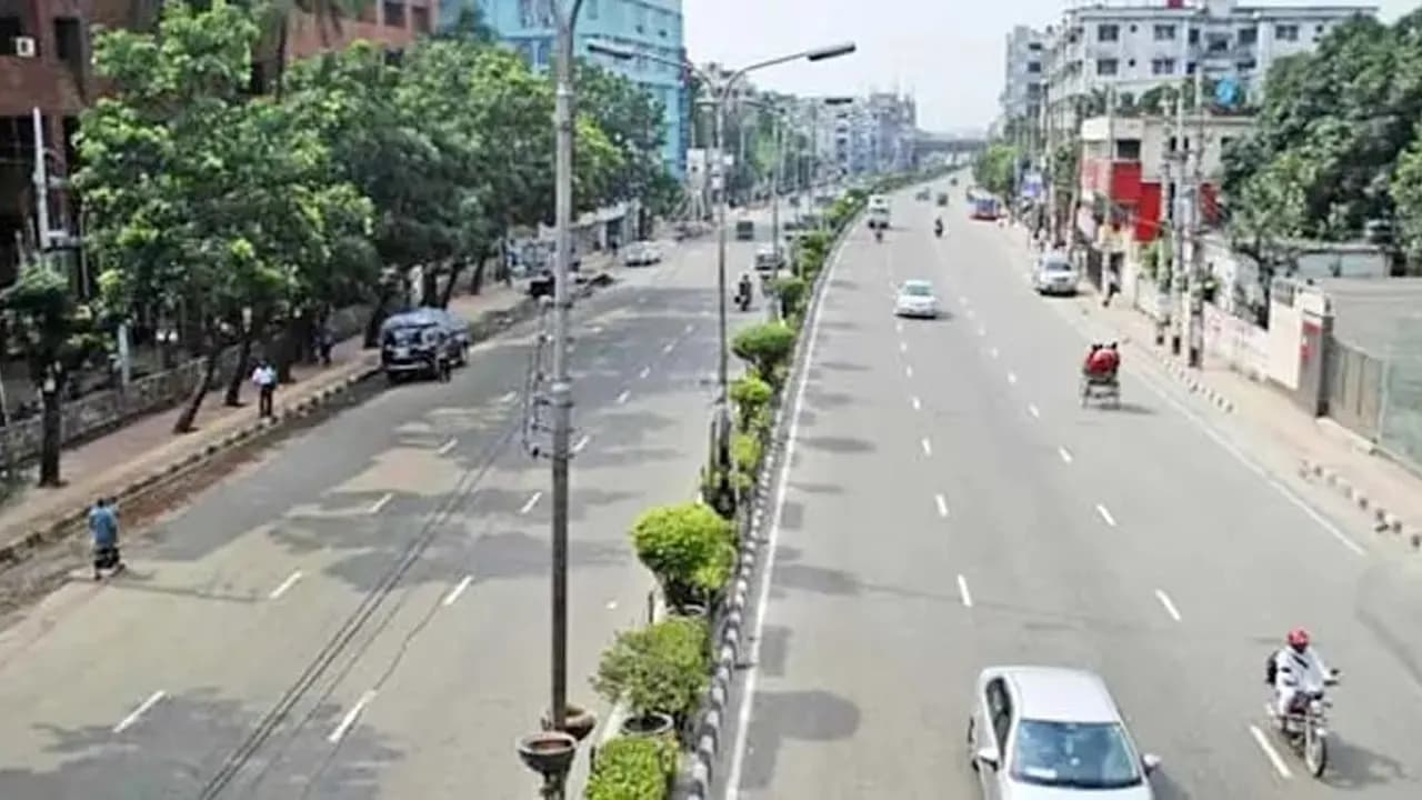 Thumbnail for সড়কের ঘাস-গাছে কমবে তাপমাত্রা বাড়বে অক্সিজেন