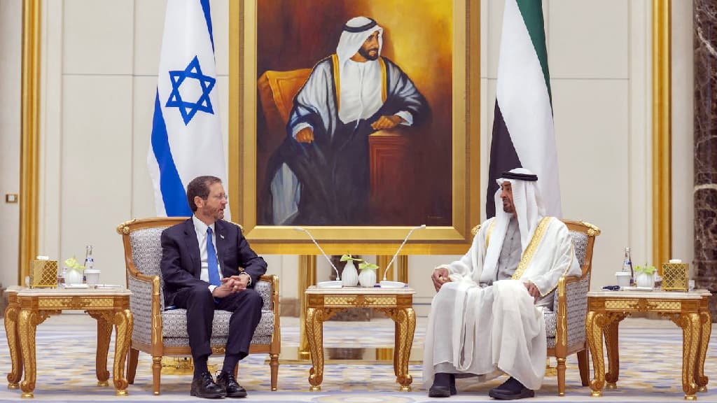 Thumbnail for গাজা গণহত্যায় ইসরায়েলকে সহায়তা করেছে আরব আমিরাত