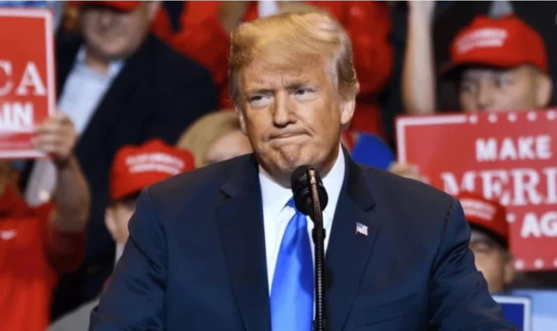 Thumbnail for অভিবাসন ইস্যুতে ট্রাম্পের জনসমর্থনে বড় ধস