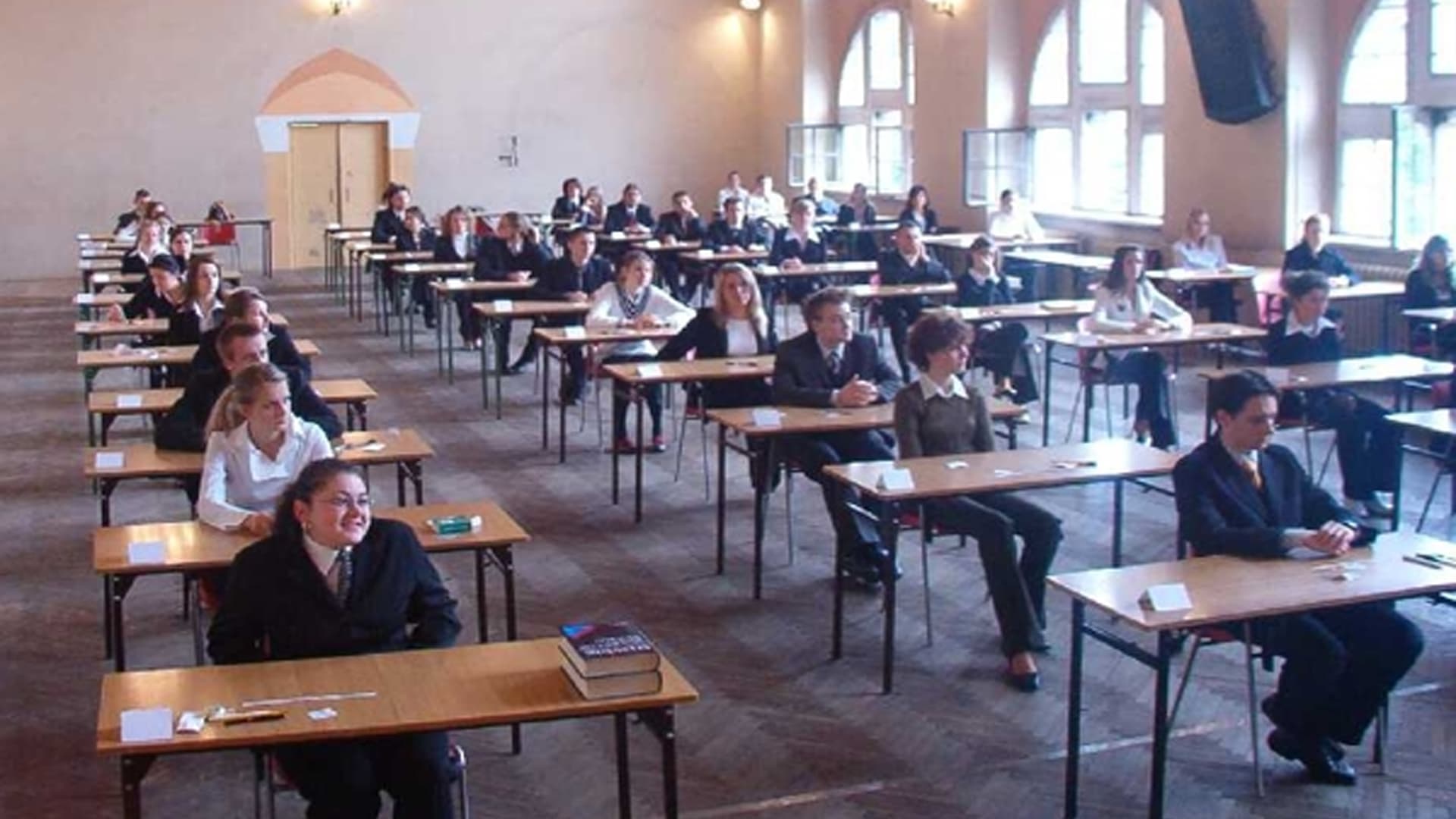 Thumbnail for ইতালিতে ‘ও লেভেল’ পরীক্ষায় বাংলাদেশি ছাত্র-ছাত্রীদের অভাবনীয় সাফল্য